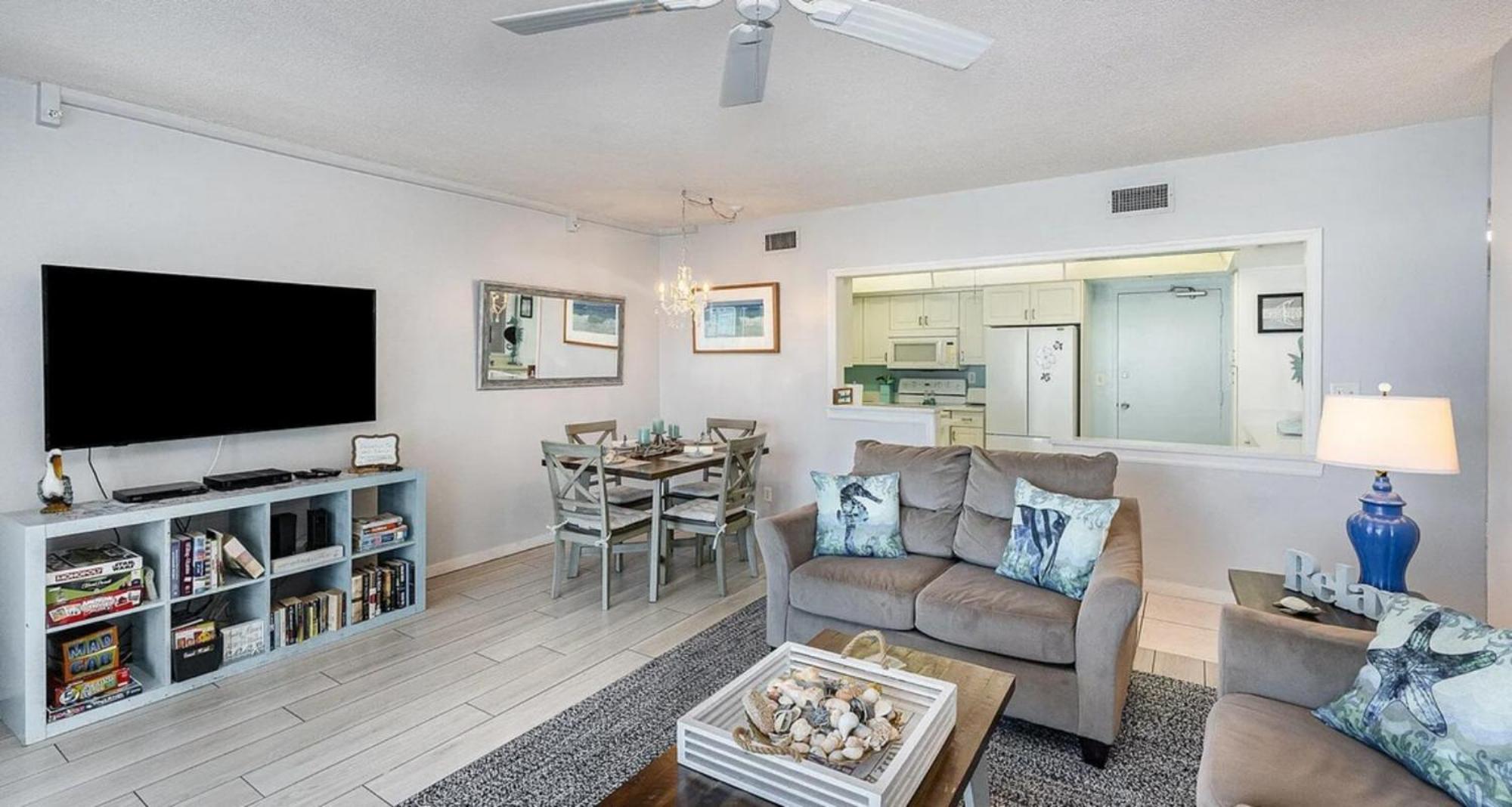 Space Coast Retreat サテライト・ビーチ エクステリア 写真