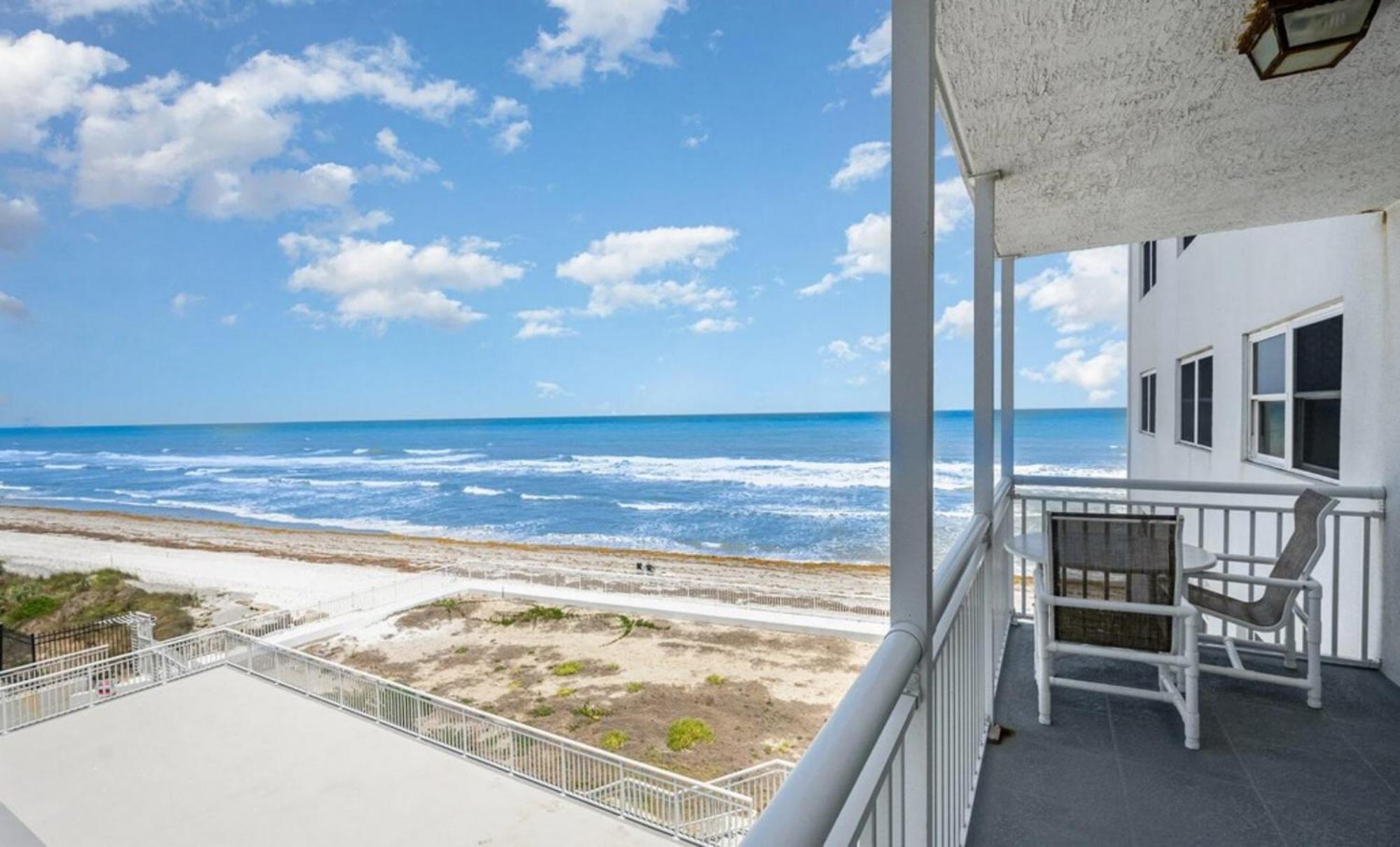 Space Coast Retreat サテライト・ビーチ エクステリア 写真